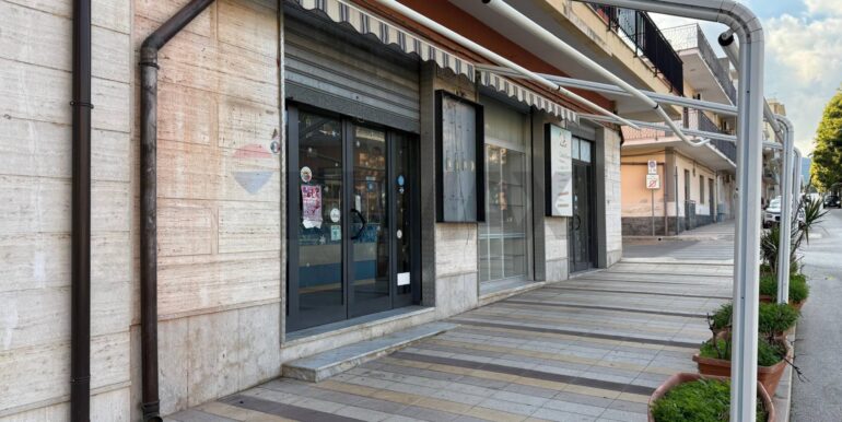 20251209160855-1008055-4