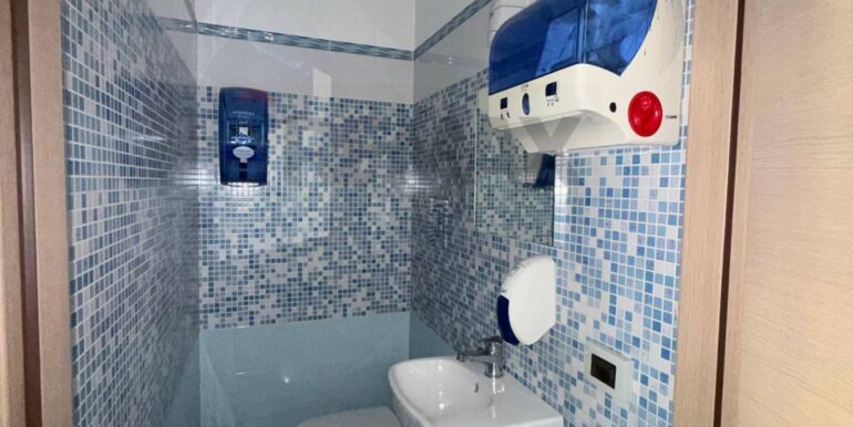 20251209160921-1008055-11