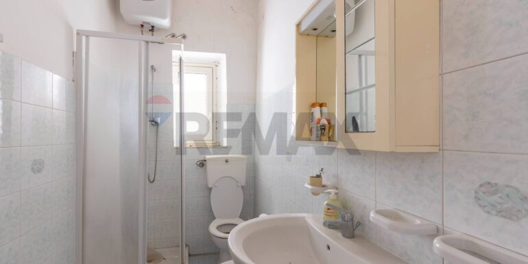 20251209163100-1002140-9