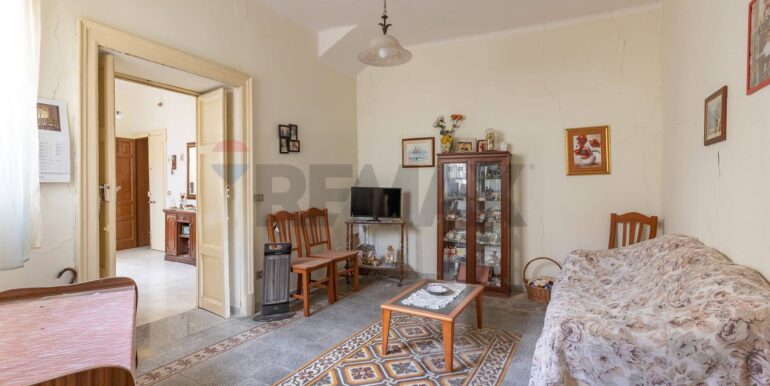 20251209163128-1002140-12