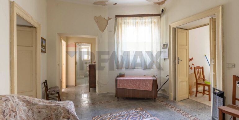 20251209163158-1002140-17