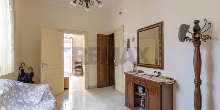 20251209163210-1002140-19