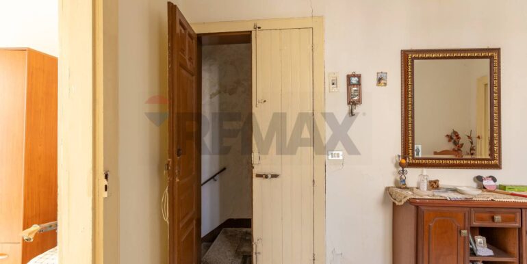 20251209163245-1002140-25