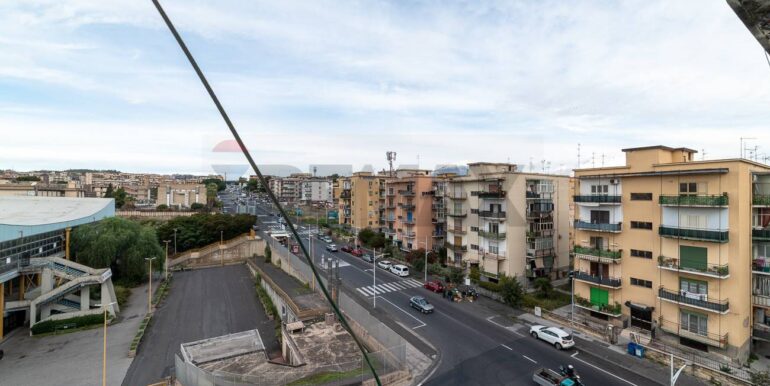 20251209195027-1008550-8