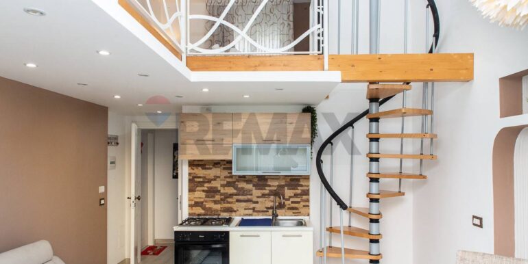 20251210120744-986689-18