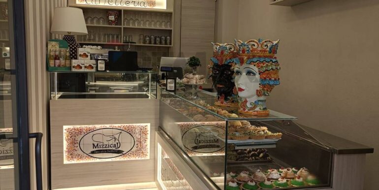 20251211181351-1010099-6