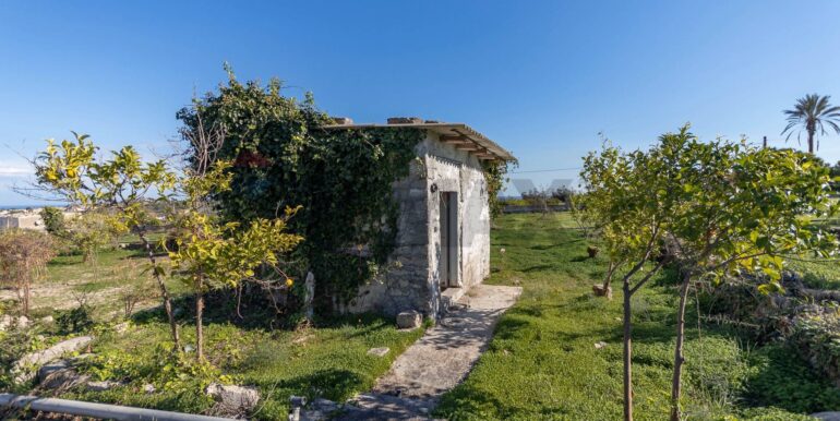 20251212104317-1010140-8