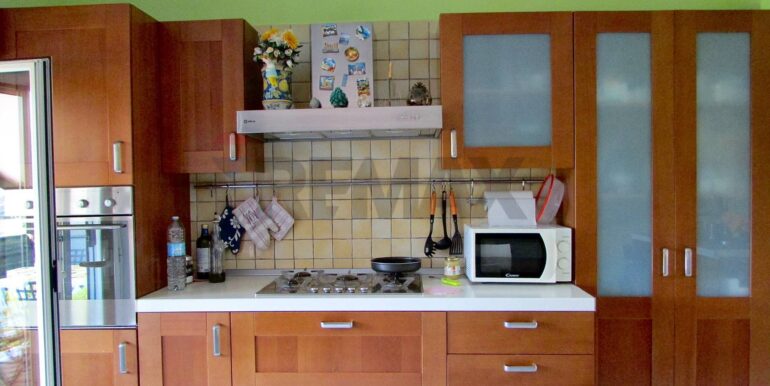 20251212113126-1010145-12