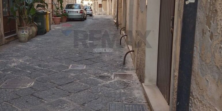 20251212184330-1008514-19