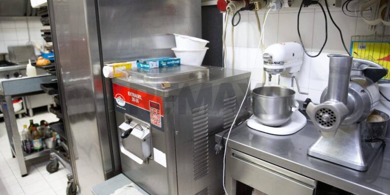 20251212200504-1010376-7