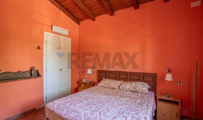 2025121245621-1010121-25