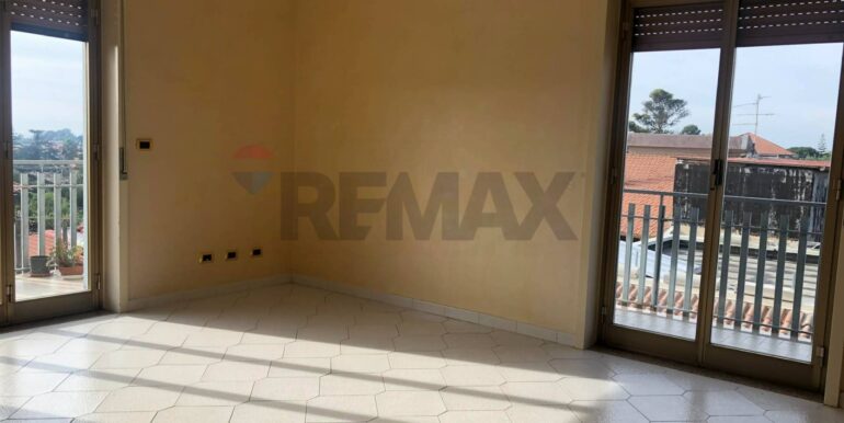 20251215115824-945299-23