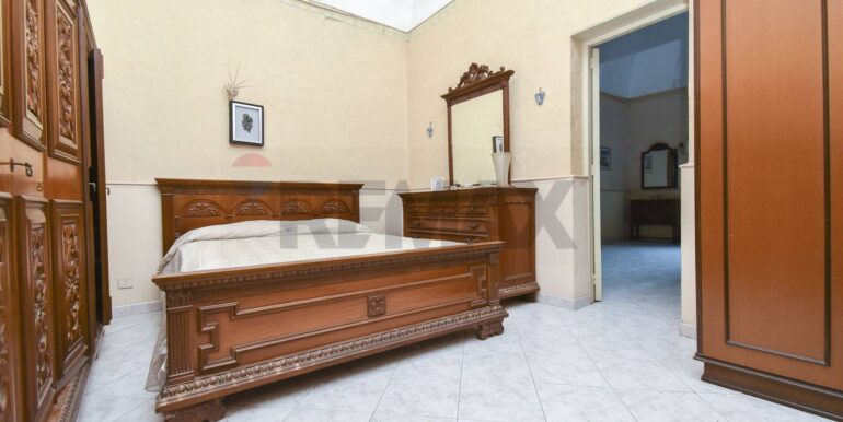 20251215184016-1010700-12