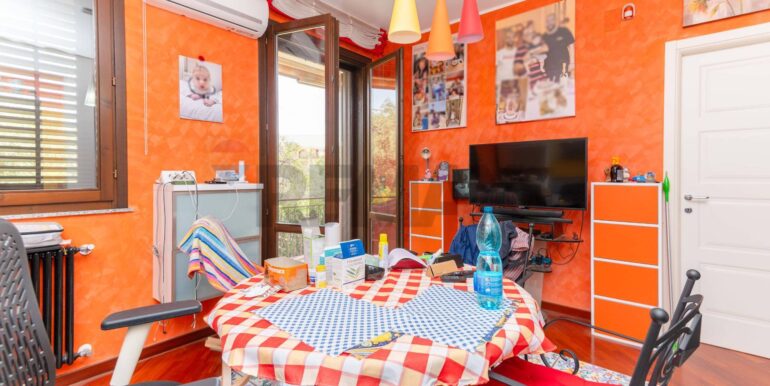 20251215201845-1010715-1