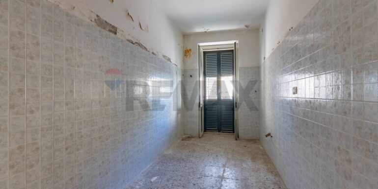 20251215220548-1010718-1