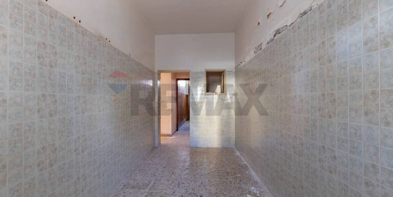 20251215220552-1010718-2