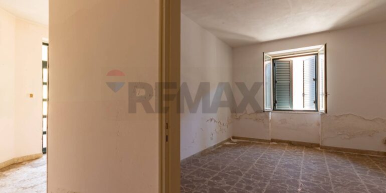 20251215220609-1010718-8