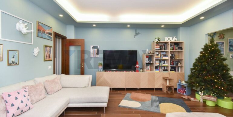 20251215222940-1010720-8