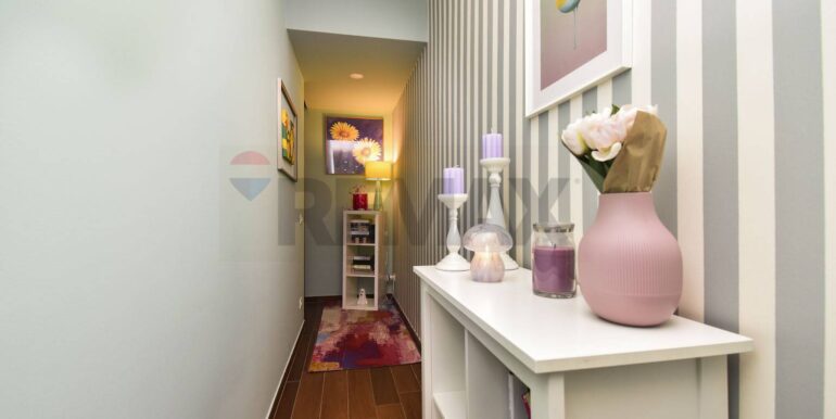 20251215222950-1010720-12