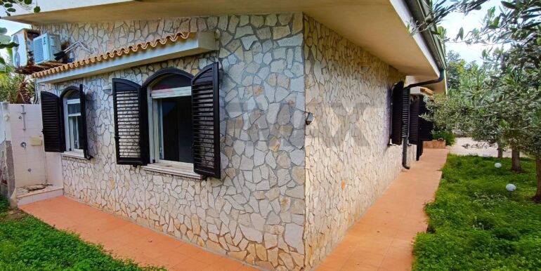 20251217181142-1011215-2