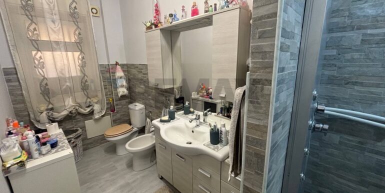 20251217185832-1011222-5