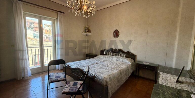 20251219120325-1011429-7