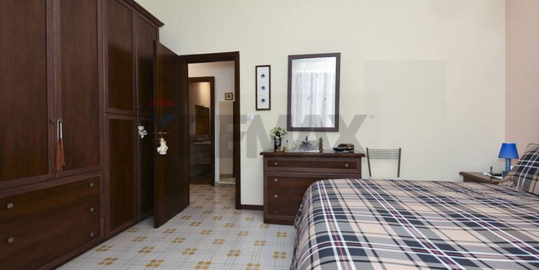 20251219121544-1011442-11