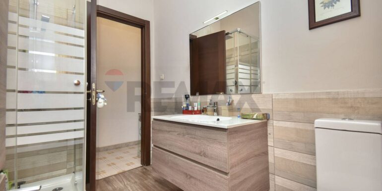 20251219121600-1011442-16