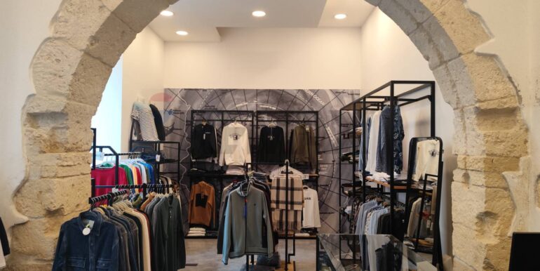 20251219174919-1011500-1