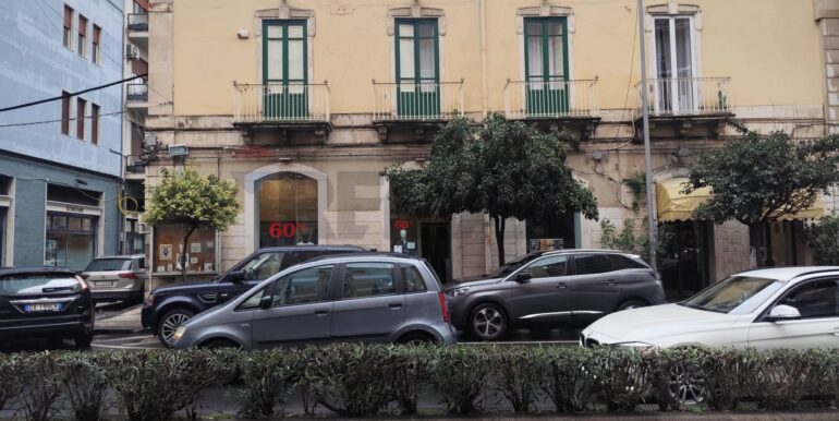 20251219175006-1011500-12