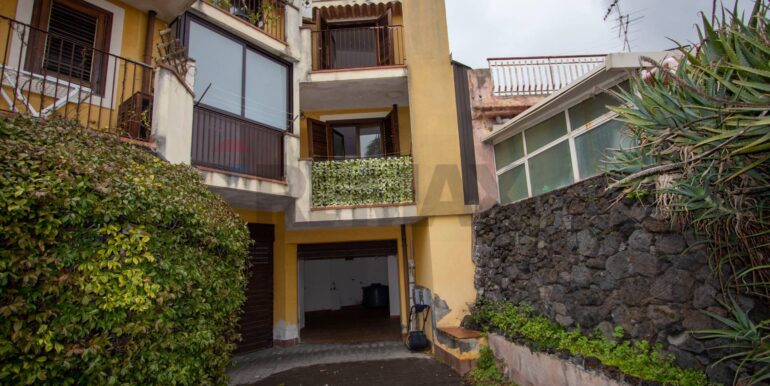 20251219220613-1011547-8