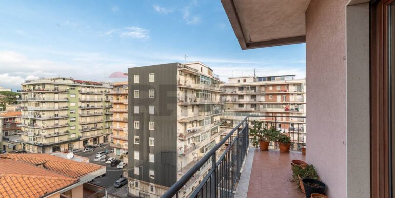 20251221115555-1011577-14