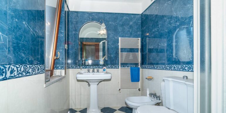 20251221115608-1011577-19