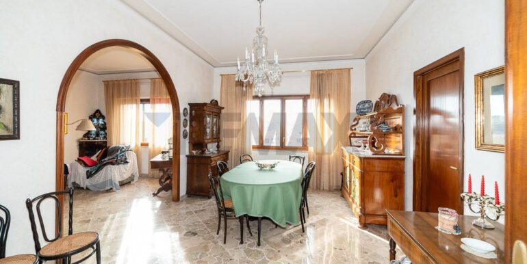 20251221115639-1011577-30