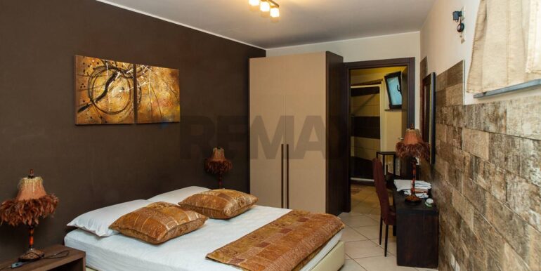 20251221123648-1005789-6