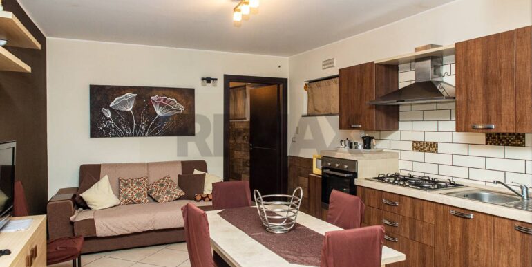 20251221123654-1005789-8