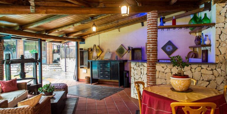 20251221123706-1005789-12