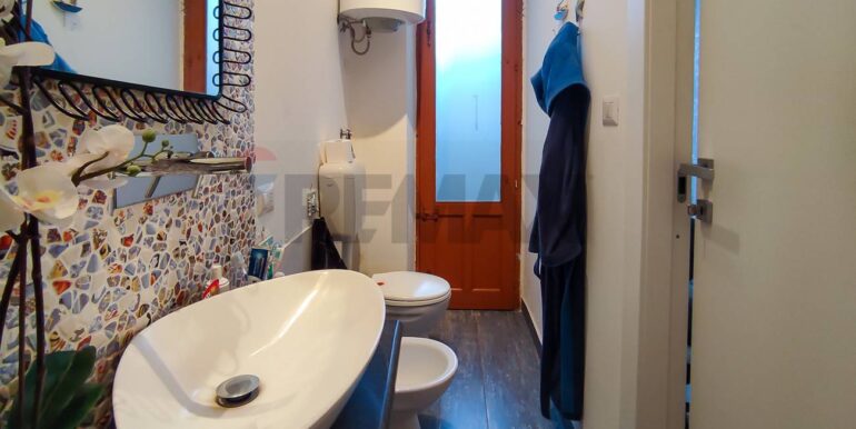 20251222114908-1011635-10