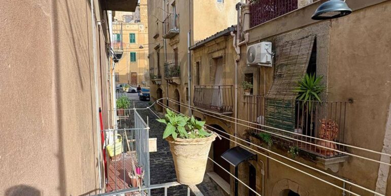 20251222141811-1011845-3