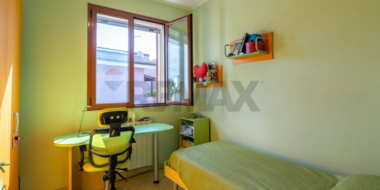 20251223160202-1012188-8