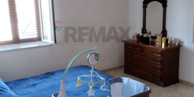 20251223230709-1012438-17