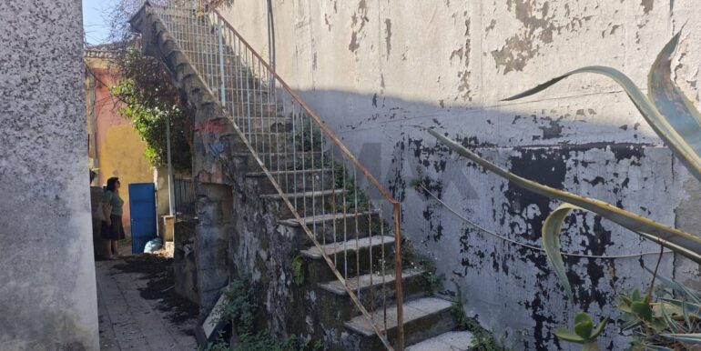 20251227164057-1011542-9