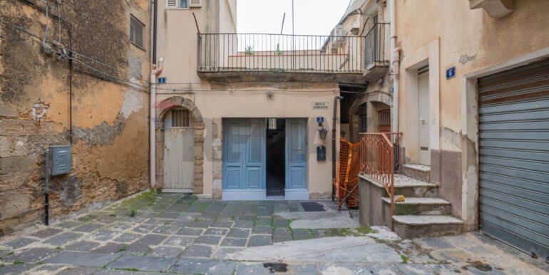 20251229125629-1010313-12