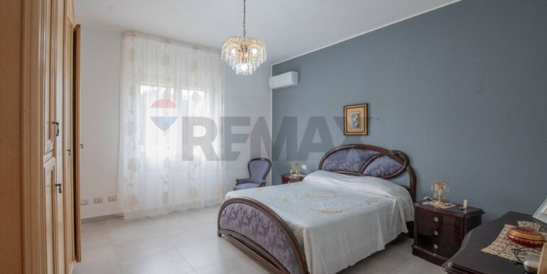 20251229193003-1012727-12