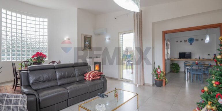 20251229193048-1012727-30