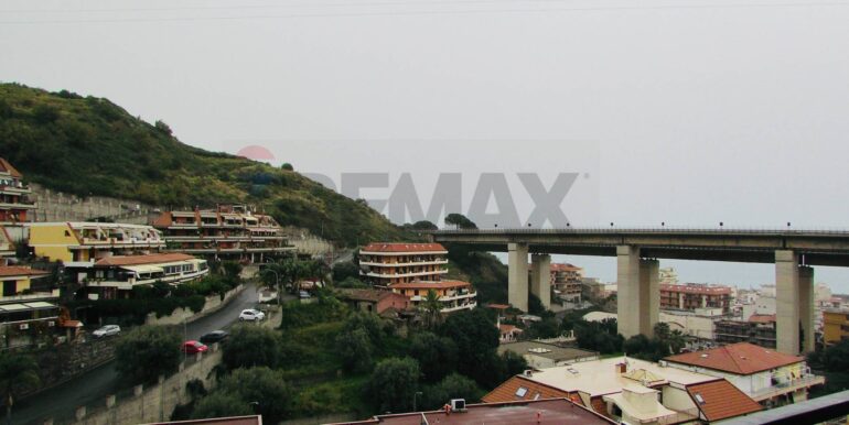 20260127181800-1020073-12