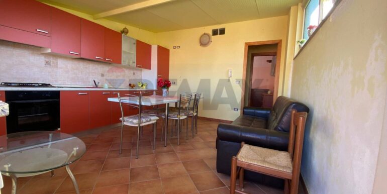 20260127193433014143580