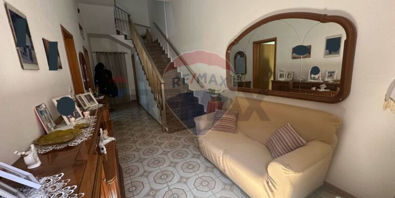 f0112779001742813843