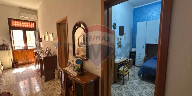 f0331192001742814015