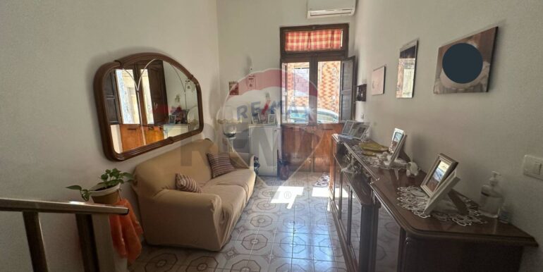 f0371656001742813890